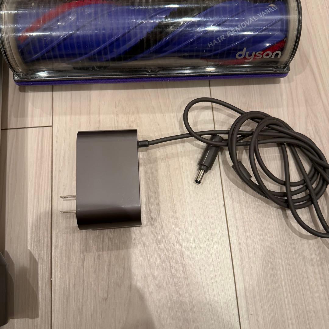 ダイソンdyson V8 sv37 コードレスクリーナー