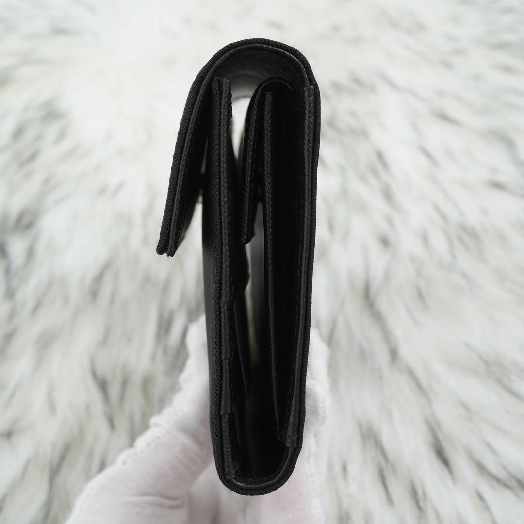 未使用品　箱付き　PRADA プラダ　三つ折り財布　ナイロン　三角プレート　黒