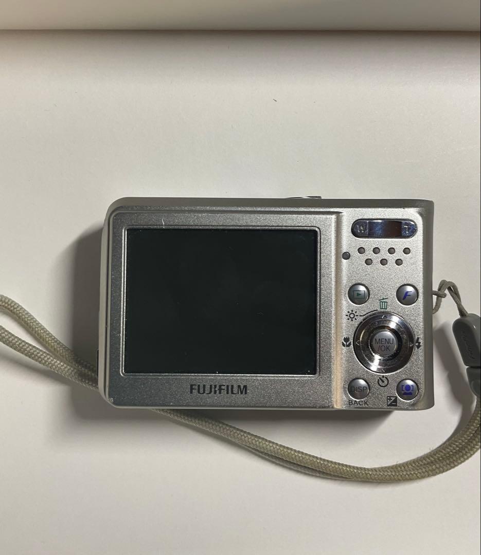FUJIFILM FinePix シルバー コンパクトデジタルカメラ　完動品