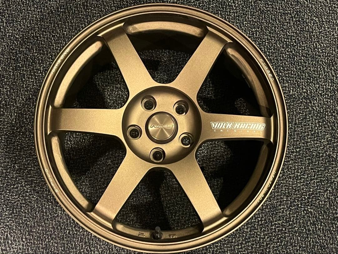 RAYS TE37 SAGA S-plus 18インチホイール