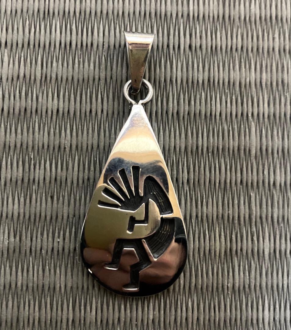 美品　navajo ココペリ ペンダント STERLING刻印あり　約10g