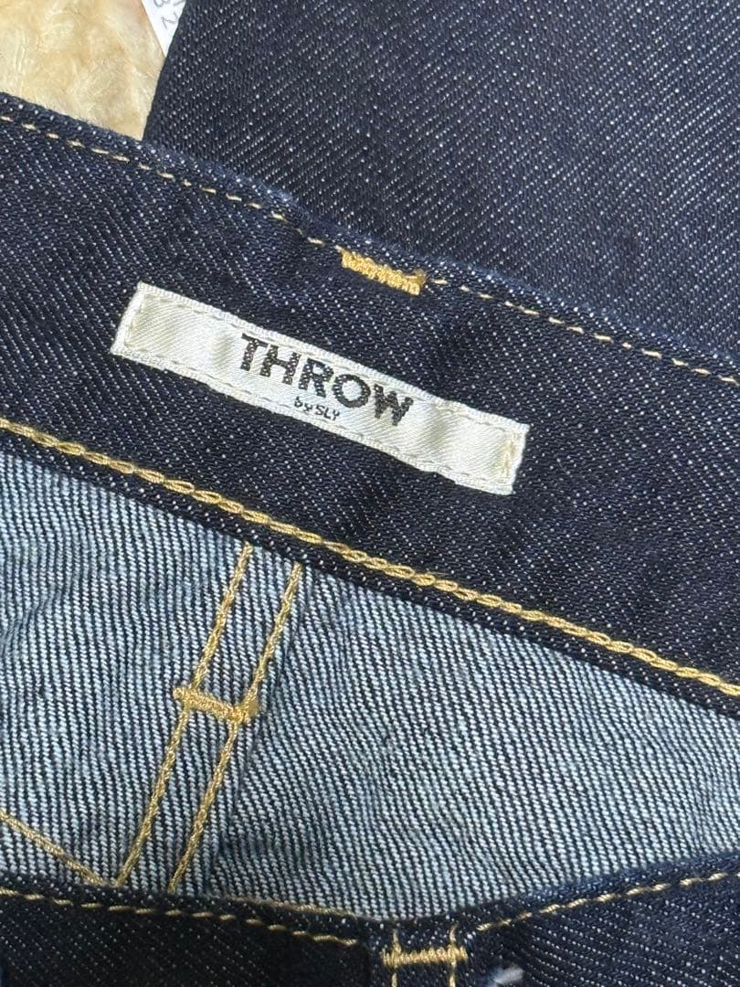 完売アイテムTHROWJ／W CURVE TUCKED パンツ
