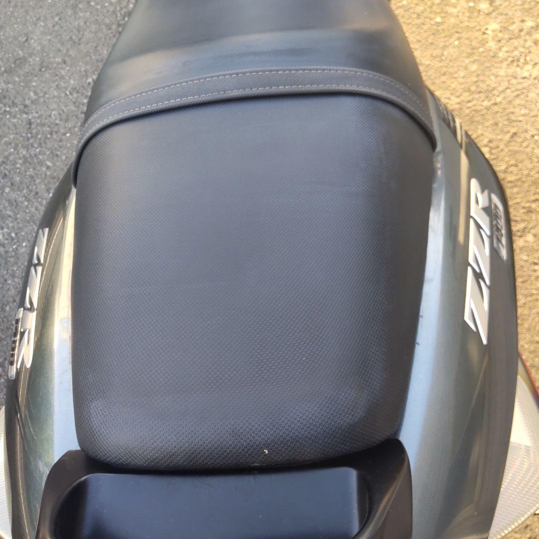 ZZR1400 ZX14 2006年からの取り外し純正ノーマルシート