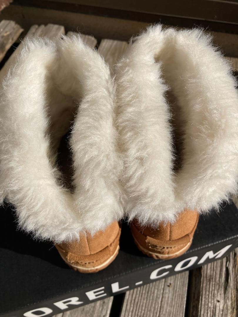 再！値下げSOREL ムートンブーツアウト アンド アバウト ブーティー25cm