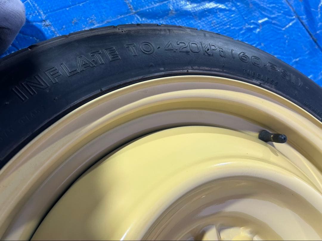 トヨタ　ヴォクシー　ZRR80 スペアタイヤ未使用品