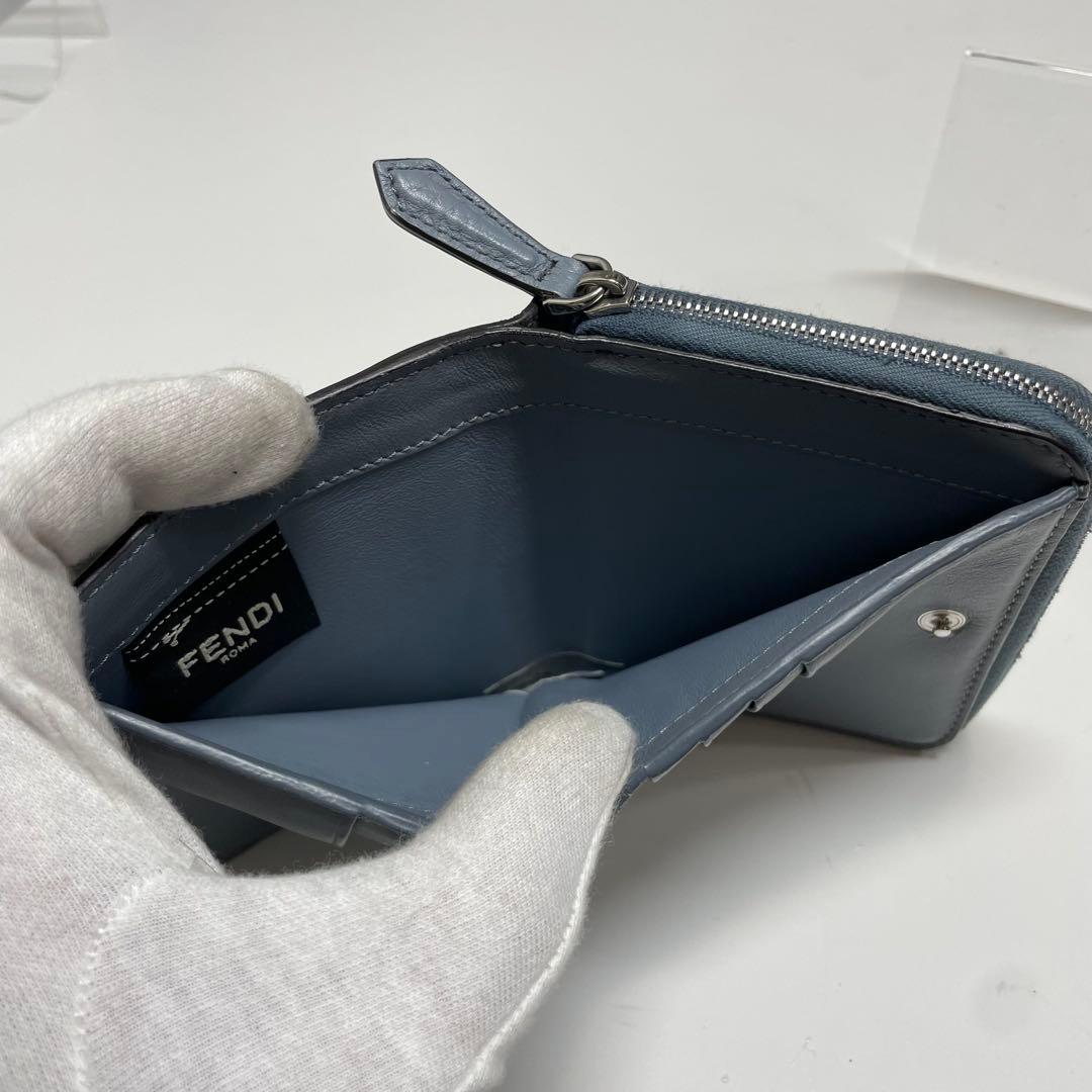 フ*☻様 FENDI 二つ折り財布 ライトブルー