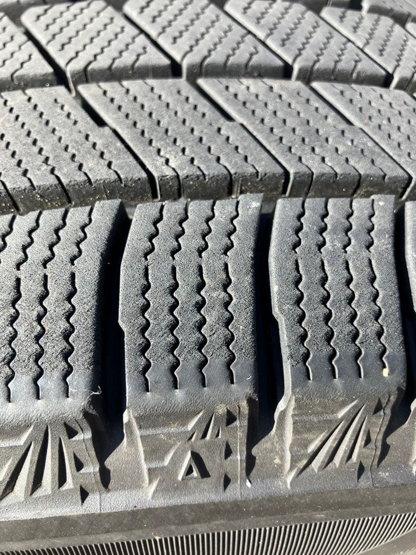 ブリザック vrx3 215/60r/17 、タイヤホイール4本セット