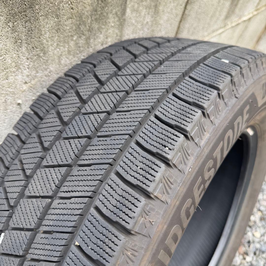 広島 BRIDGESTONE VRX3スタッドレス 205/60R16 タイヤ