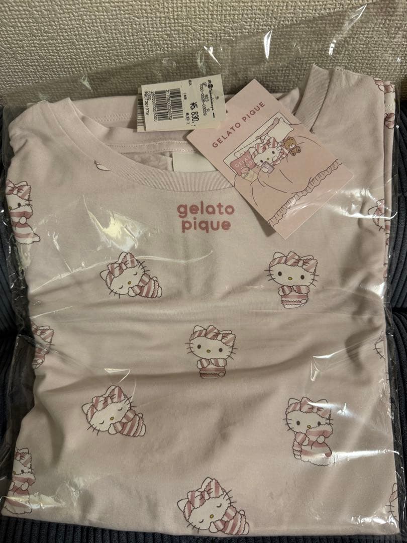 gelato pique 総柄ロングTシャツ　ハローキティー　ジェラピケ