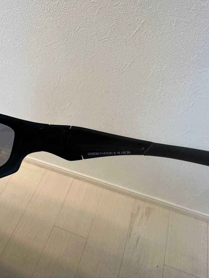 小物 oakley straight jacket