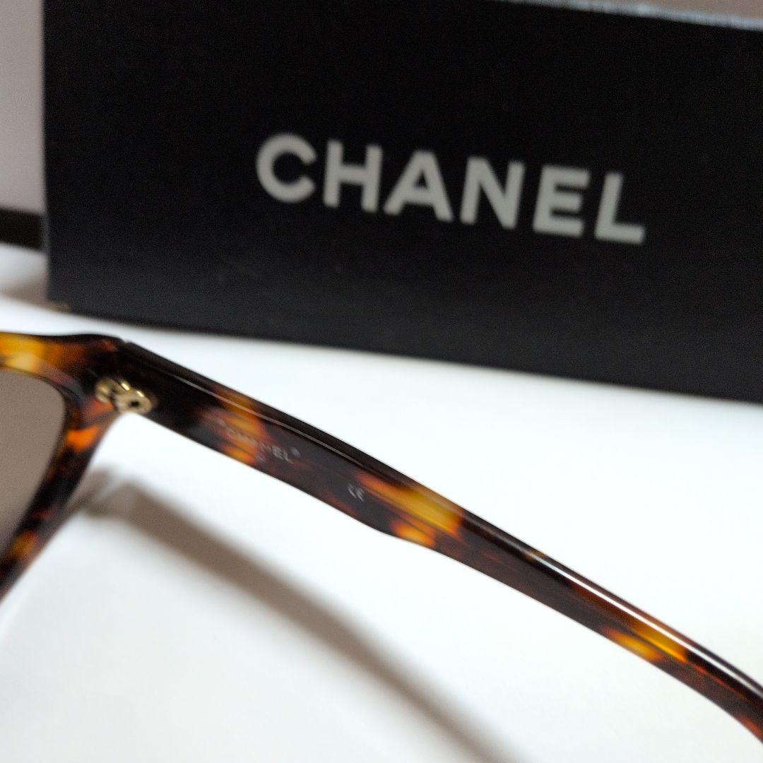 CHANEL べっ甲 風サングラス