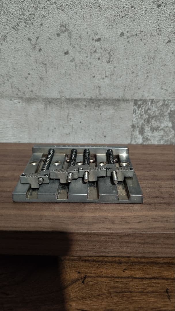 Allparts Badass Bass Ⅱブリッジ エイジド(レリック)加工