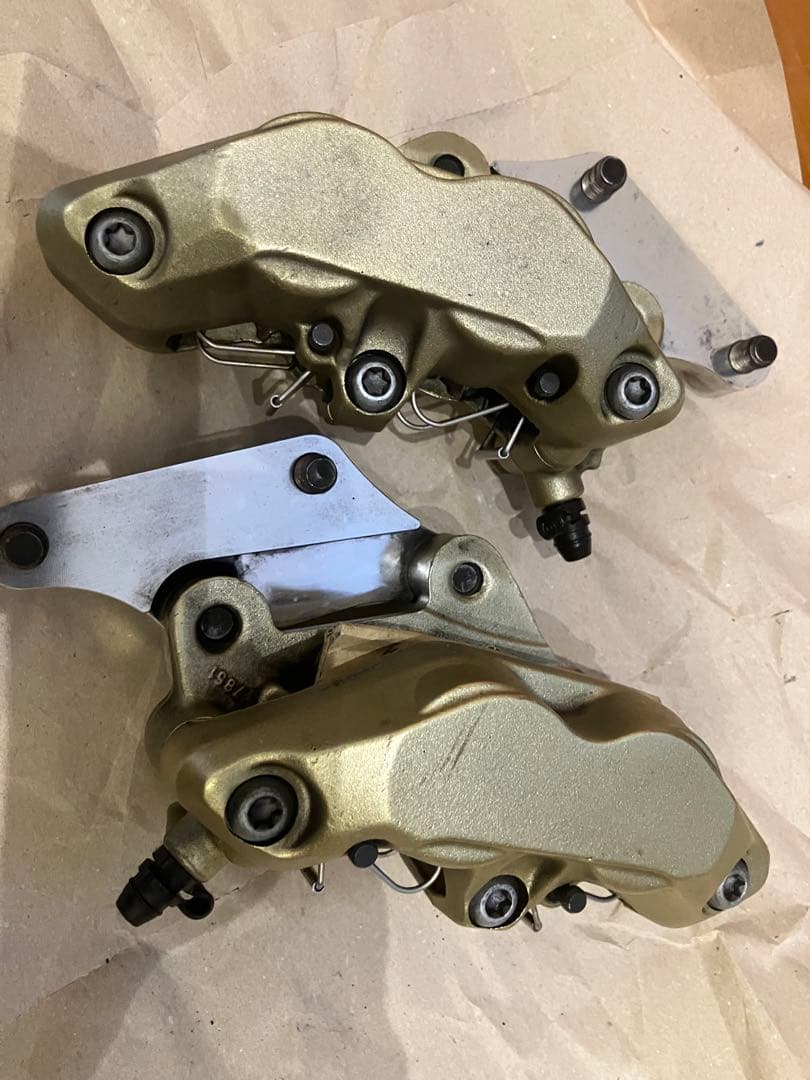 ハーレー　Brembo ブレーキキャリパー
