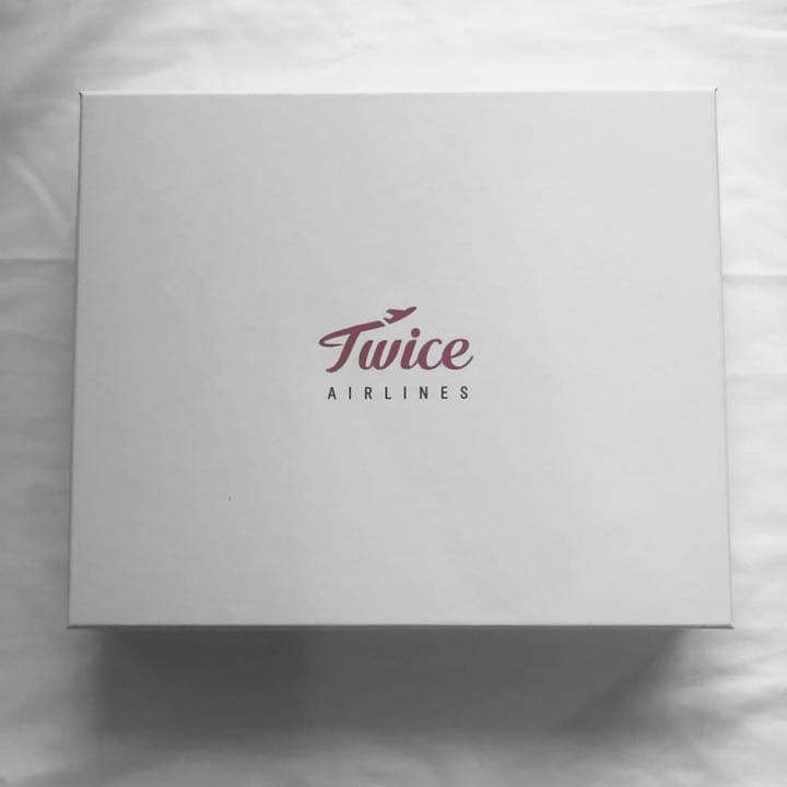 TWICE シーズングリーティング 2019 【 おまけあり 】