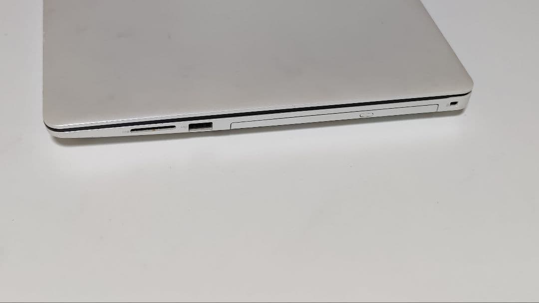DELL Inspiron 3581／P75F／ ジャンク扱いPC