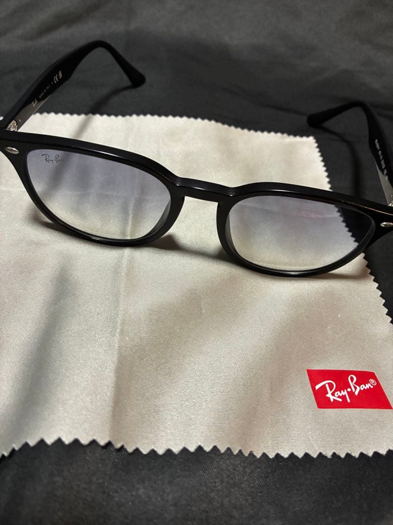 Ray-Ban ブラック ラウンドサングラス