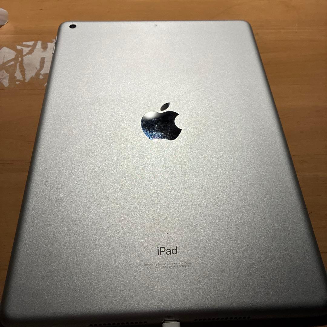 iPad (第9世代) 64GB Wi-Fiモデル 充電器付き