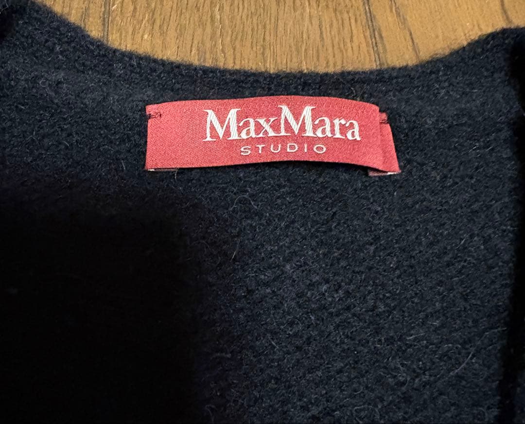 MaxMara ブラックニットカーディガン　ショート丈