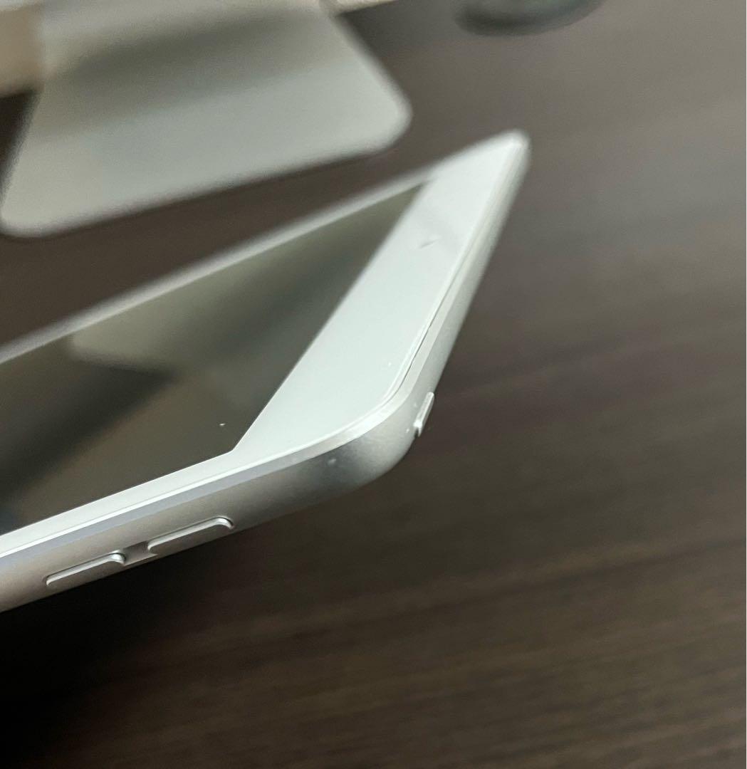 iPad 第8世代 2020 シルバー 32GB