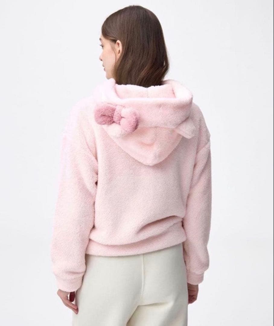 【未使用タグ付き】GU マシュマロフィール　パーカー　キティ　L