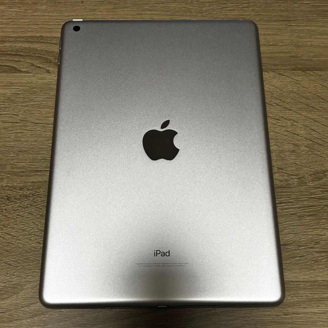 iPad 第5世代 シルバー 32GB Wifiモデル 本体