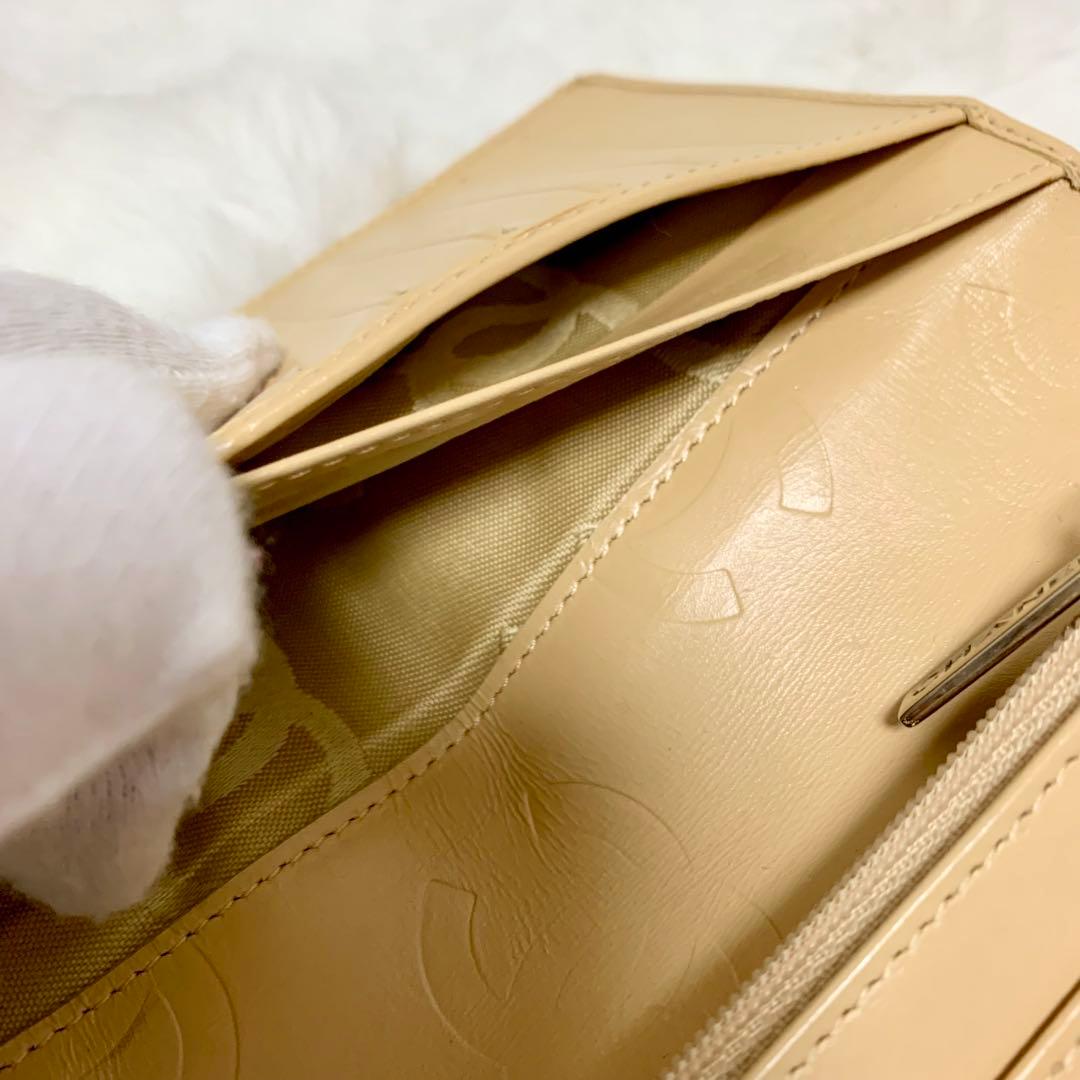 コッシー様CHANEL カンボンライン 二つ折り財布　黒　ベージュ