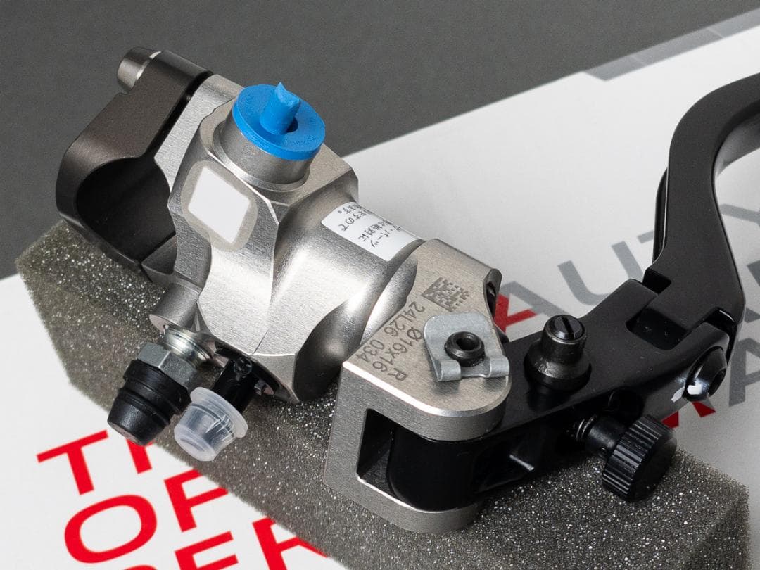 brembo レーシング ラジアルブレーキマスターシリンダー CNC 16×16
