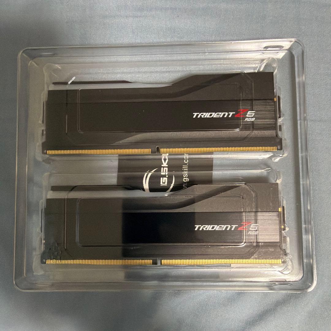 TRIDENTZ5RGB 16G×2です。 未使用です。