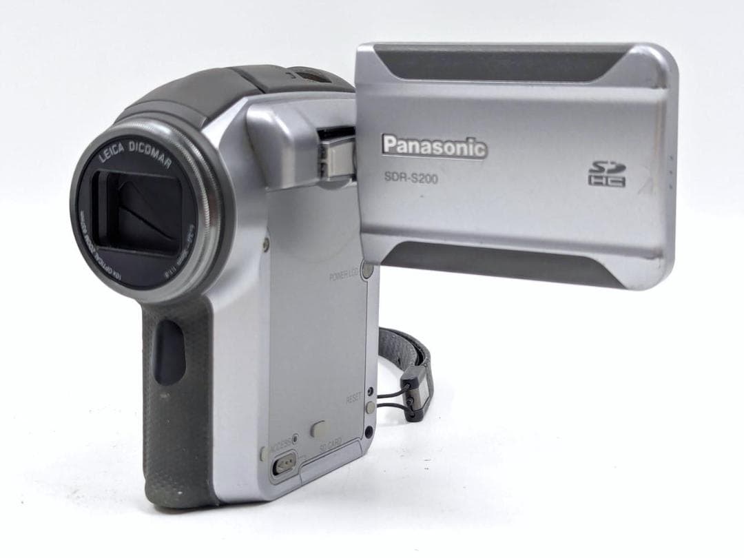 小型軽量！ Panasonic ビデオカメラ SDR-S200