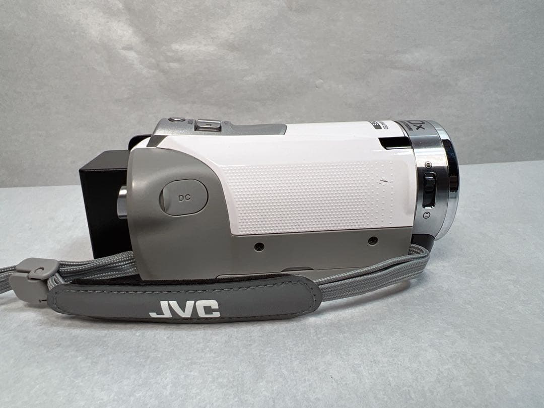 JVC Everio GZ-HM33-W 15年