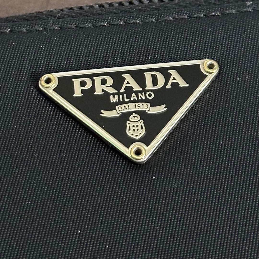 PRADA プラダ　折り財布　ラウンドジップ　ナイロン　三角ロゴ　ブラック