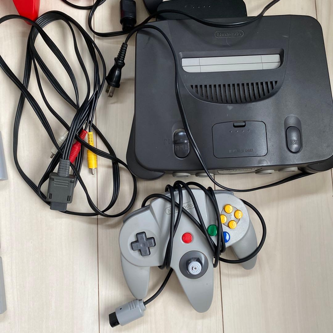 Nintendo64本体コントローラー４個　ソフト13本セット