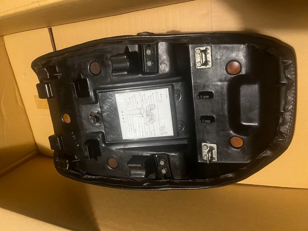 カワサキ　GPZ750F 純正シート
