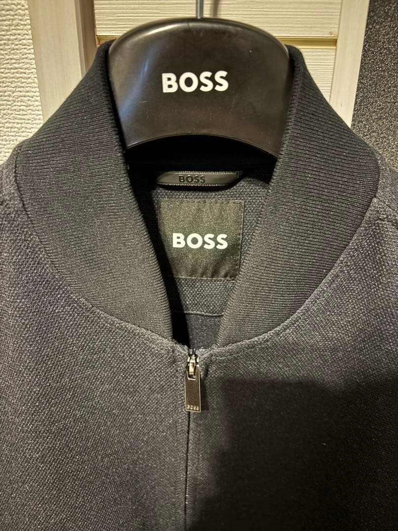 【77,000円ほど】BOSS ブルゾン　46