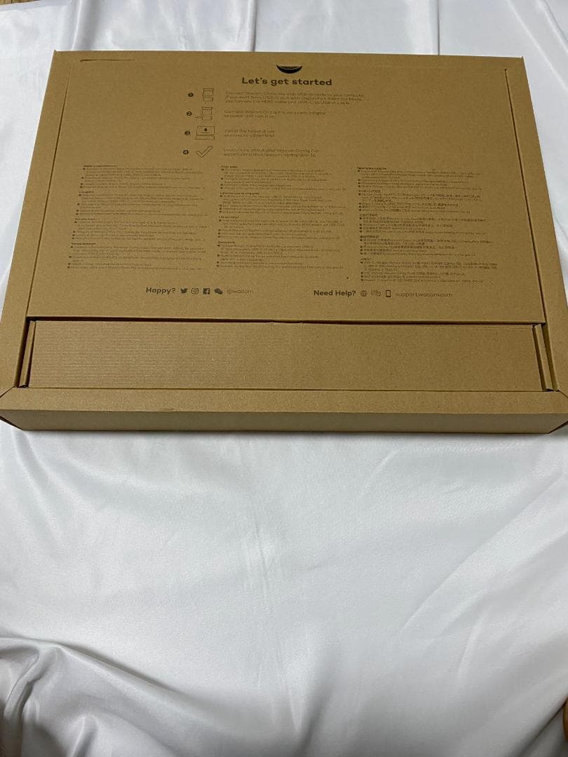 Wacom Cintiq Pro 16 (2021)　別売りのスタンド付き