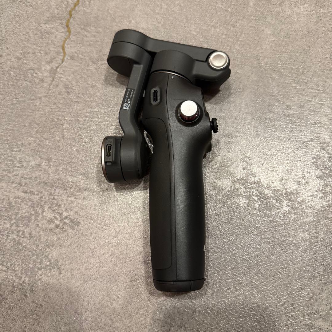 DJI Osmo Mobile 8 スタビライザ　ジンバル　未使用に近い