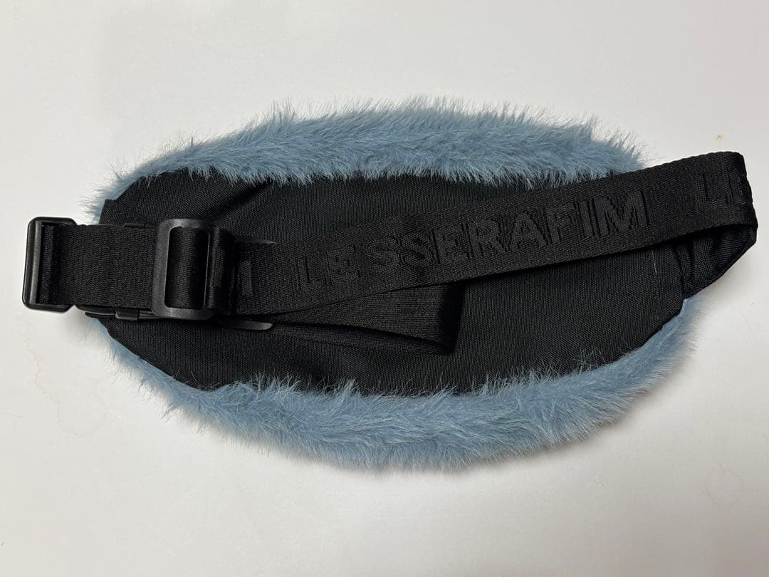 LE SSERAFIM FUR ボディバッグ フォトカード付き