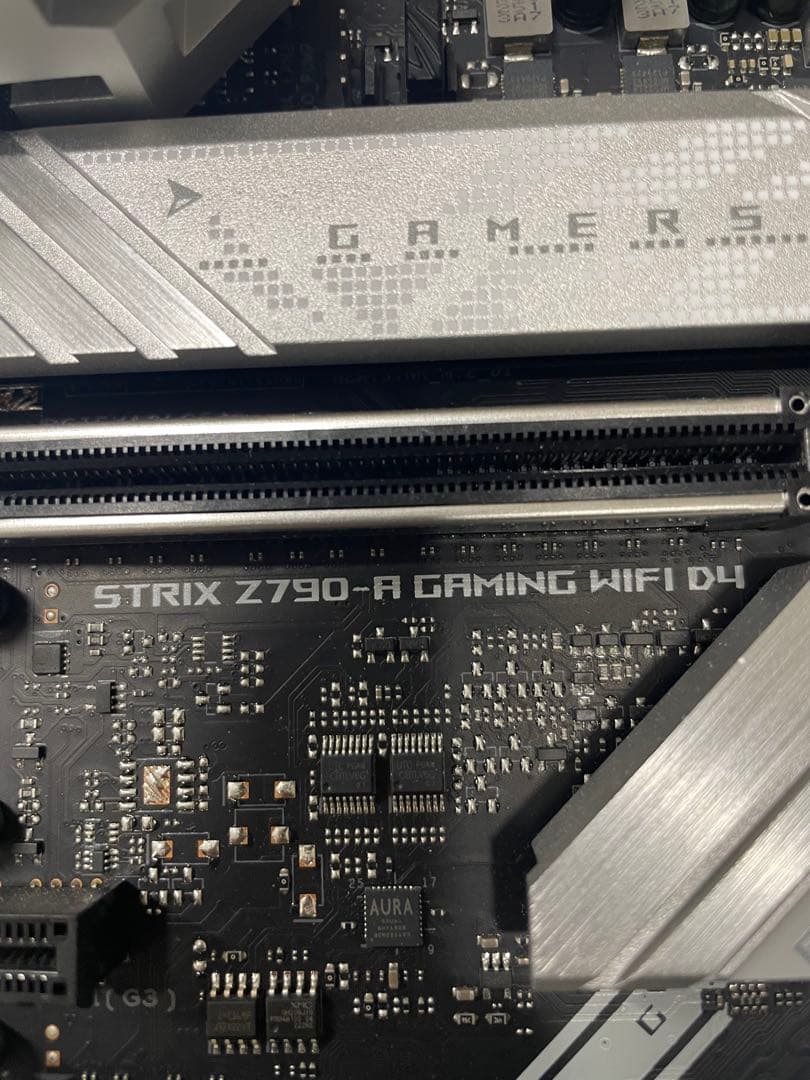 マザーボード ASUS ROG STRIX Z790-A GAMING WIFI D4