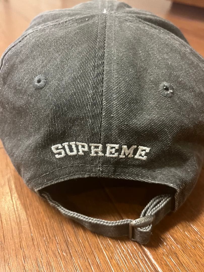 SUPREME グレー ベースボールキャップ