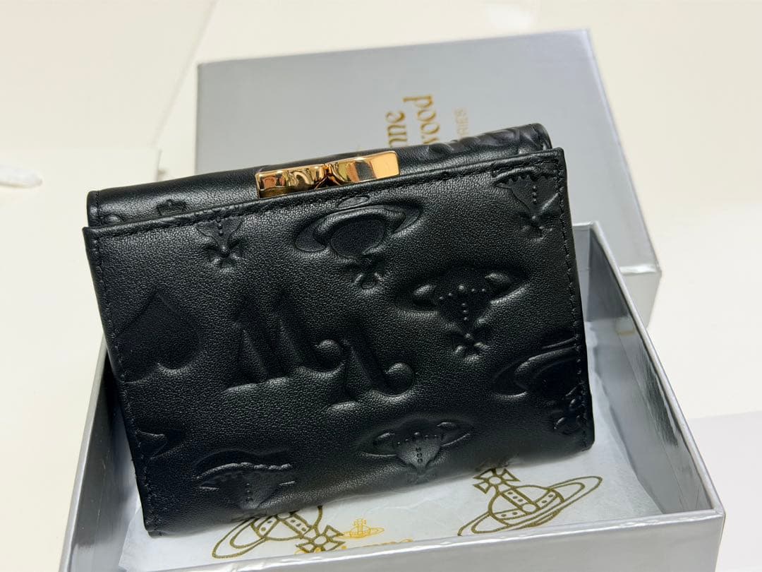 Vivienne Westwood ブラック　三つ折り財布 金マーク　adw1