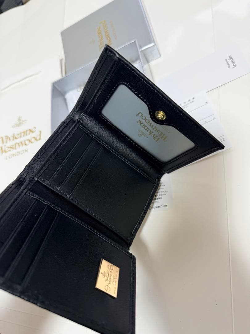 Vivienne Westwood ブラック　三つ折り財布 金マーク　adw1