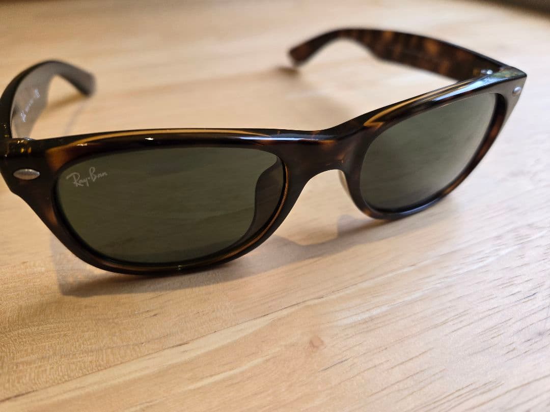 Ray-Ban ニュー ウェイファーラー クラシック RB2132F