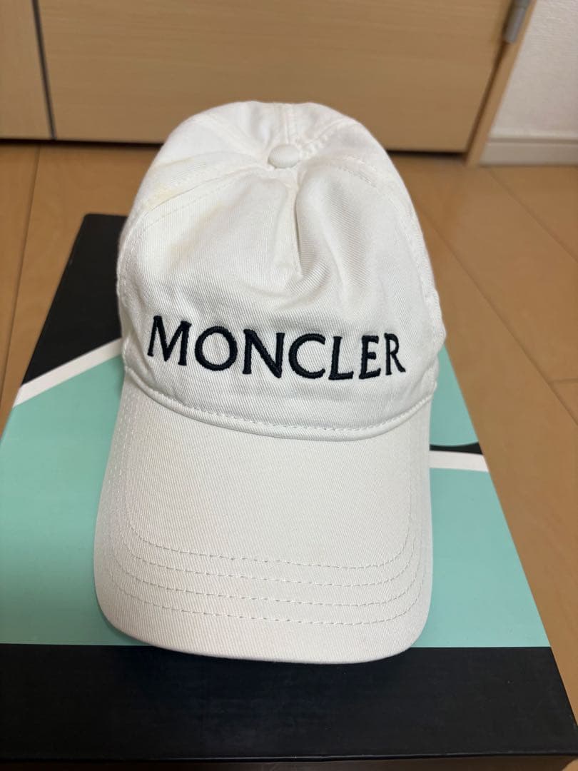 MONCLER ホワイト ベースボールキャップ