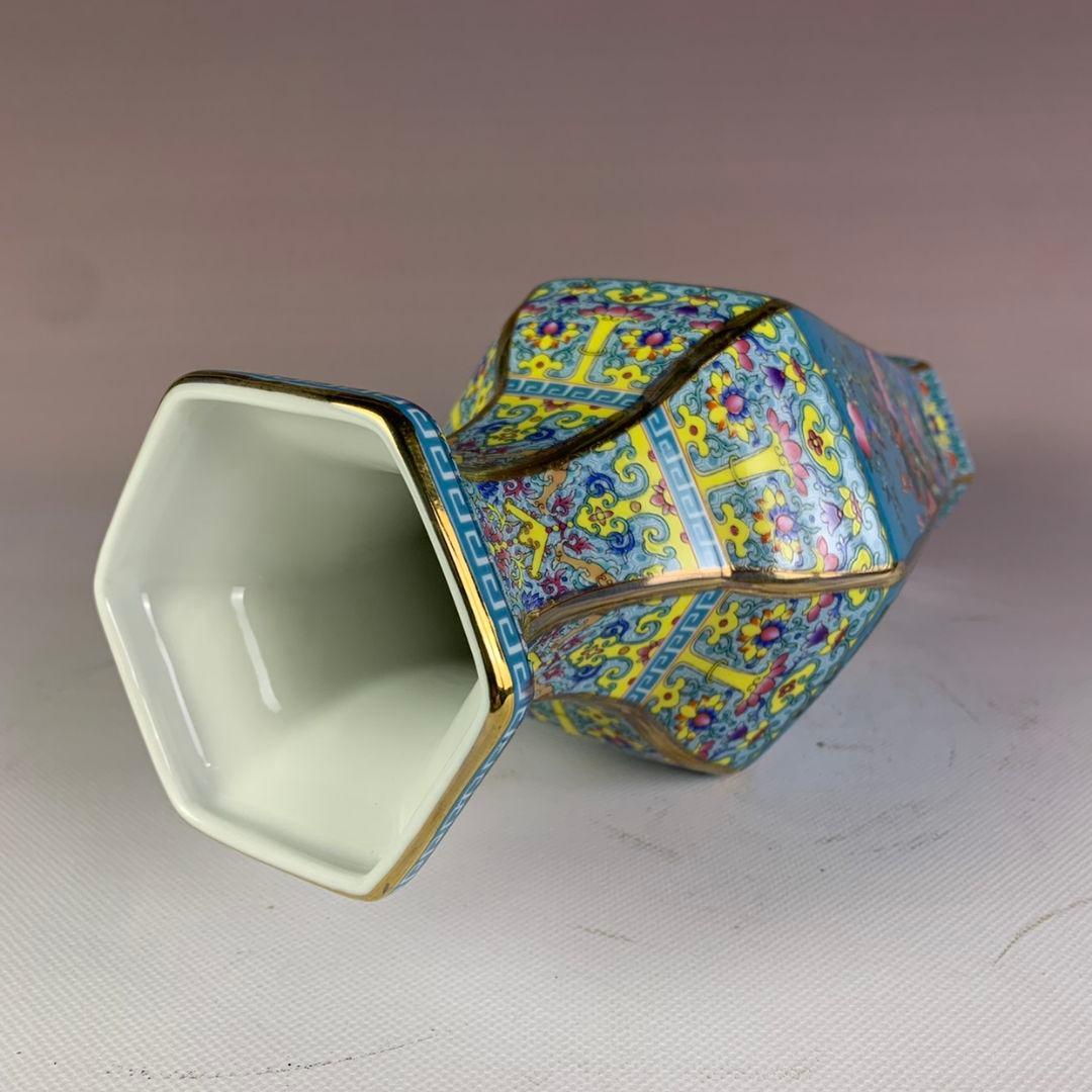 青地蒔絵花鳥六方瓶 景徳鎮 陶磁器 装飾品 現代工芸品 美術品 置物