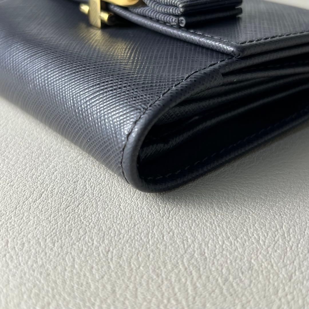 美品　フェラガモ　二つ折り財布　ヴァラリボン　カード入れ　小銭入れ　定期入れ