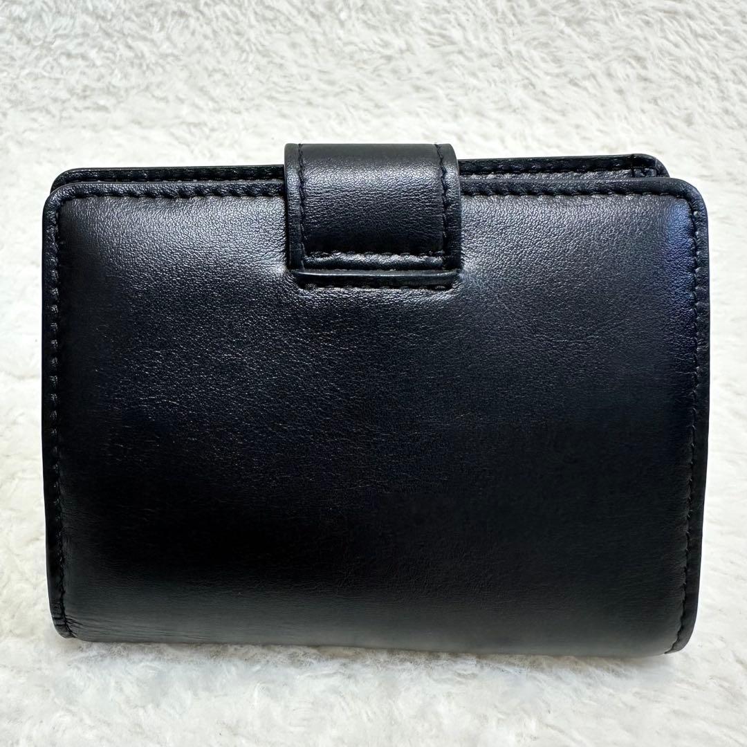 美品✨MIU MIUミュウミュウ 二つ折り財布 黒 金 ロゴ 近年モデル レザー