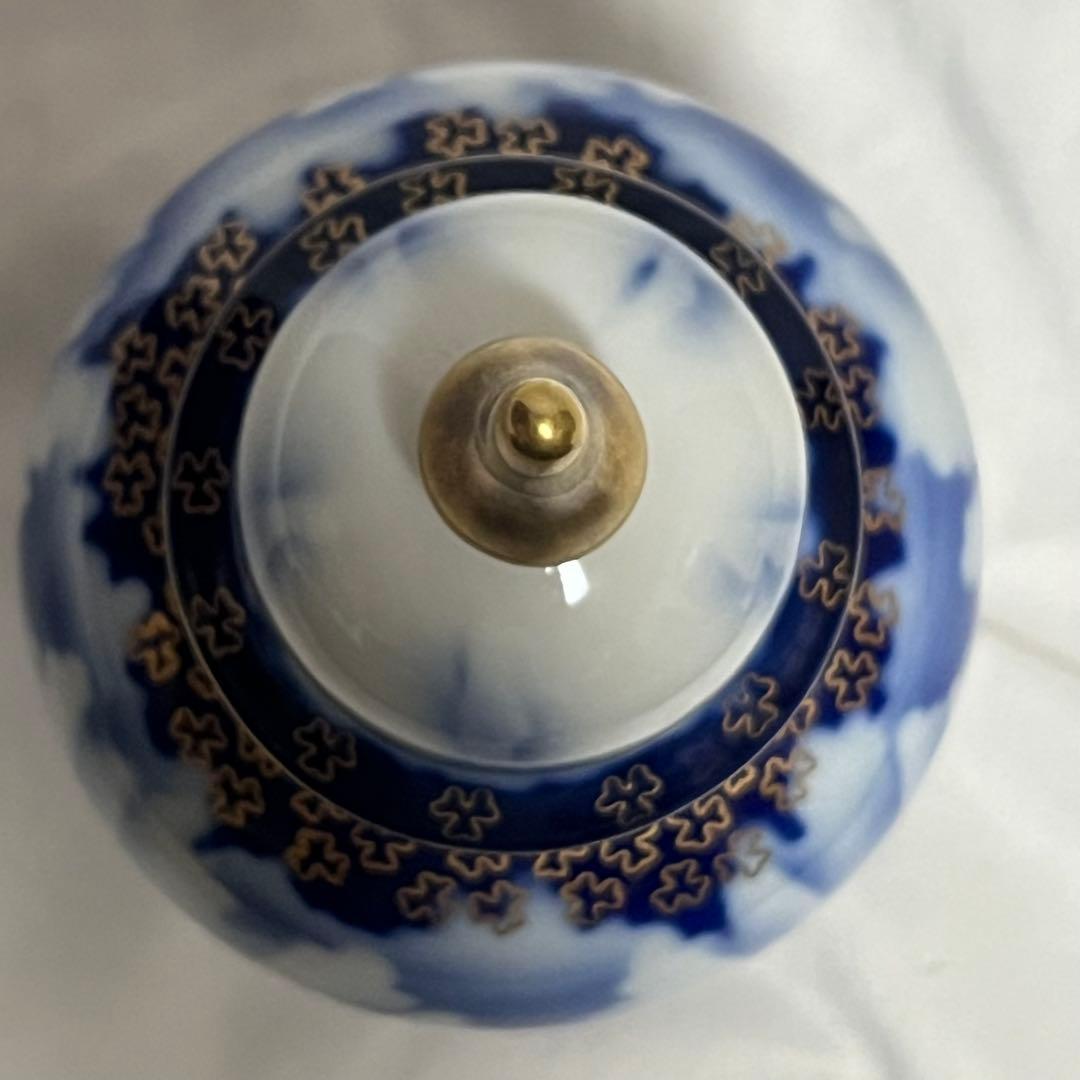 深川製磁 牡丹金ミル 沈香壷 冠付飾壺 染付金彩 18cm 蓋付壷