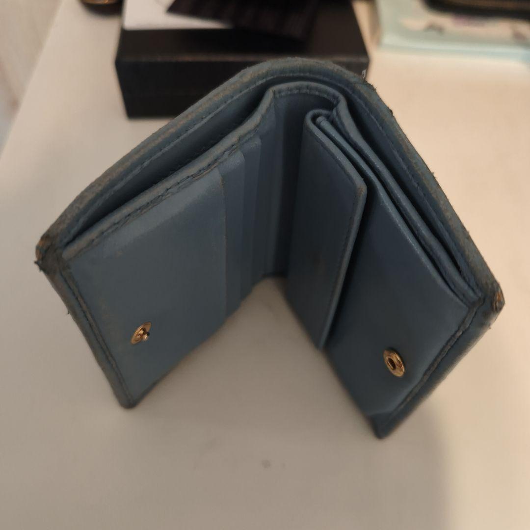 プラダ　財布　キルティング　ブルー　折財布