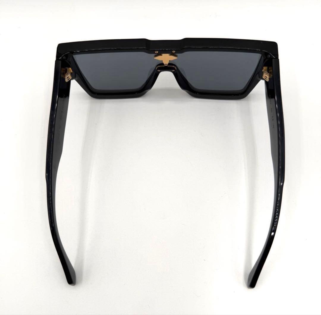 LOUIS VUITTON スクエアサングラス