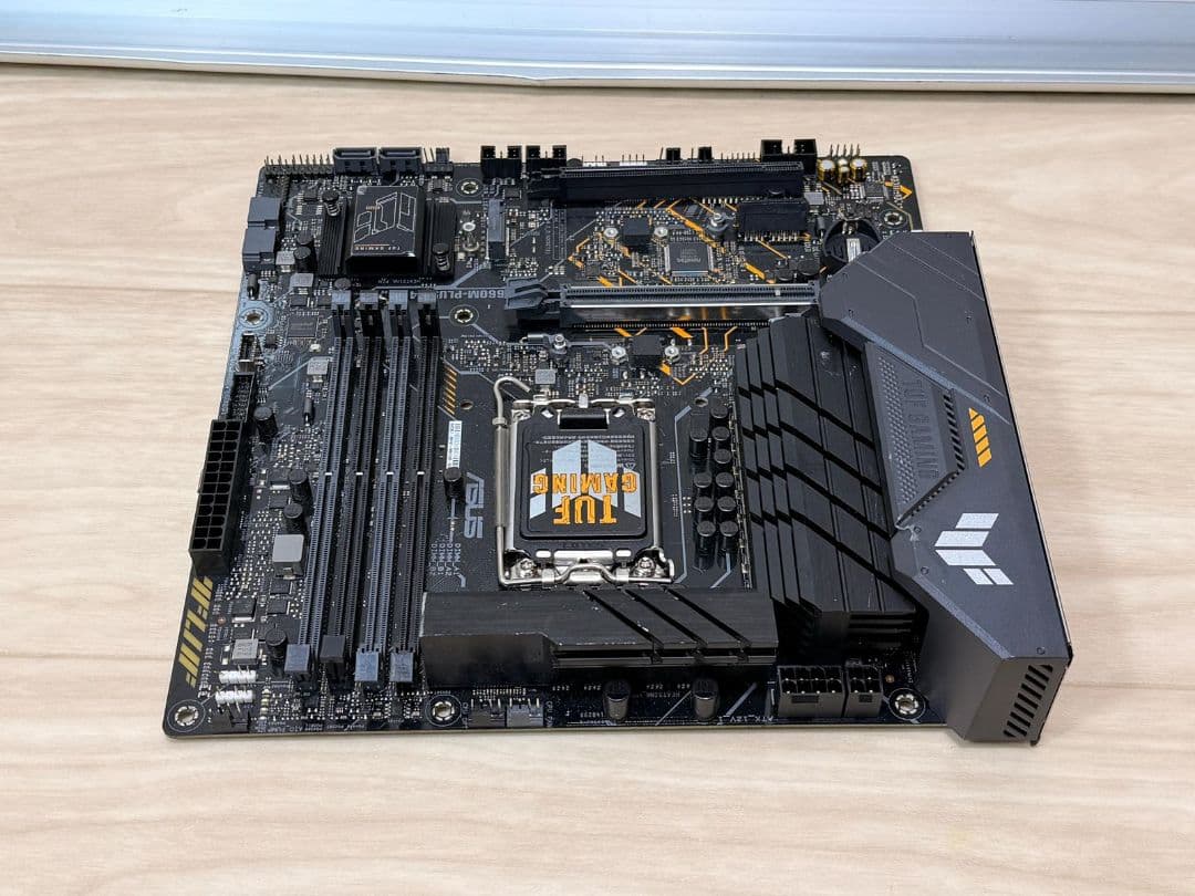 ASUS TUF GAMING B660M-PLUS D4 マザーボード ATX